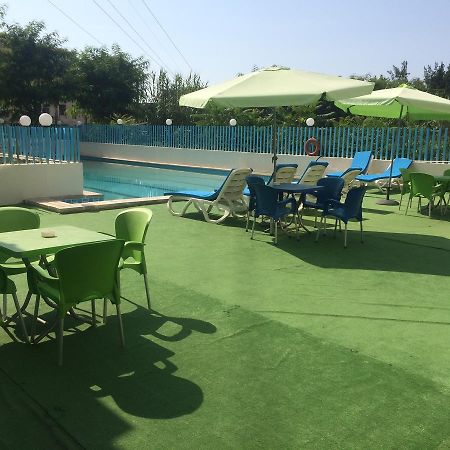 Queens Land Hotel Jounieh Eksteriør bilde