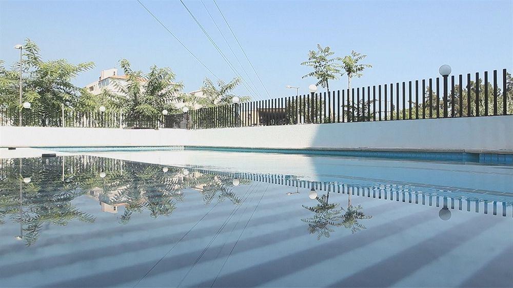 Queens Land Hotel Jounieh Eksteriør bilde