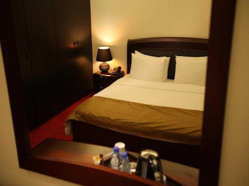 Queens Land Hotel Jounieh Eksteriør bilde