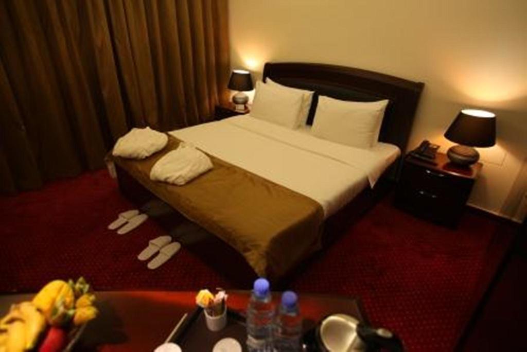 Queens Land Hotel Jounieh Eksteriør bilde